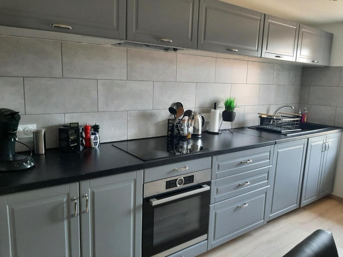 Logement Confortable Dans Residence Privee A Amplepuis Экстерьер фото